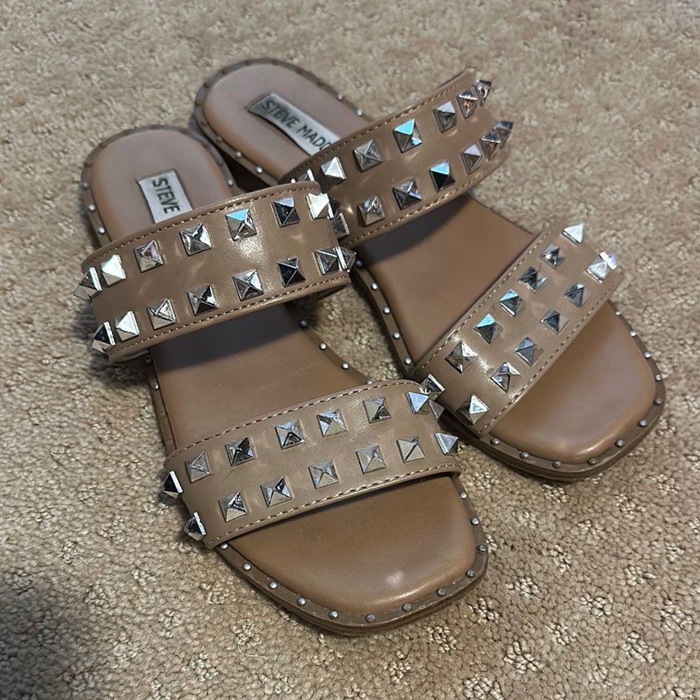 Steve Madden Tan Silver Studded Sandals